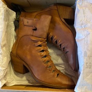 Veracruz leather shoes brand new in box never worn from Sundance